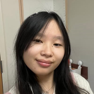 Headshot of Lianna Lovett